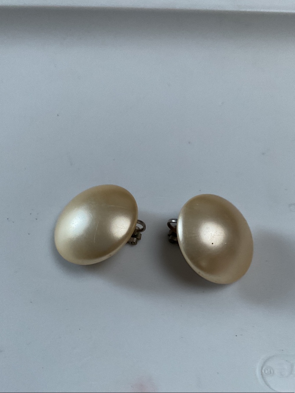 Vintage pat pend Classic Pearl-Look Clip-On Earrings in Cream